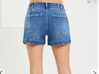 MID RISE SHORTS WITH SEAM DETAILS
