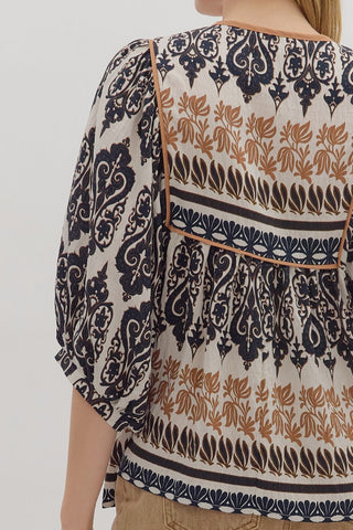 Contrast Detail 3/4 Sleeve Top
