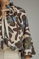 Floral print long balloon sleeve top