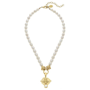 Geometric Bee Pearl Necklace